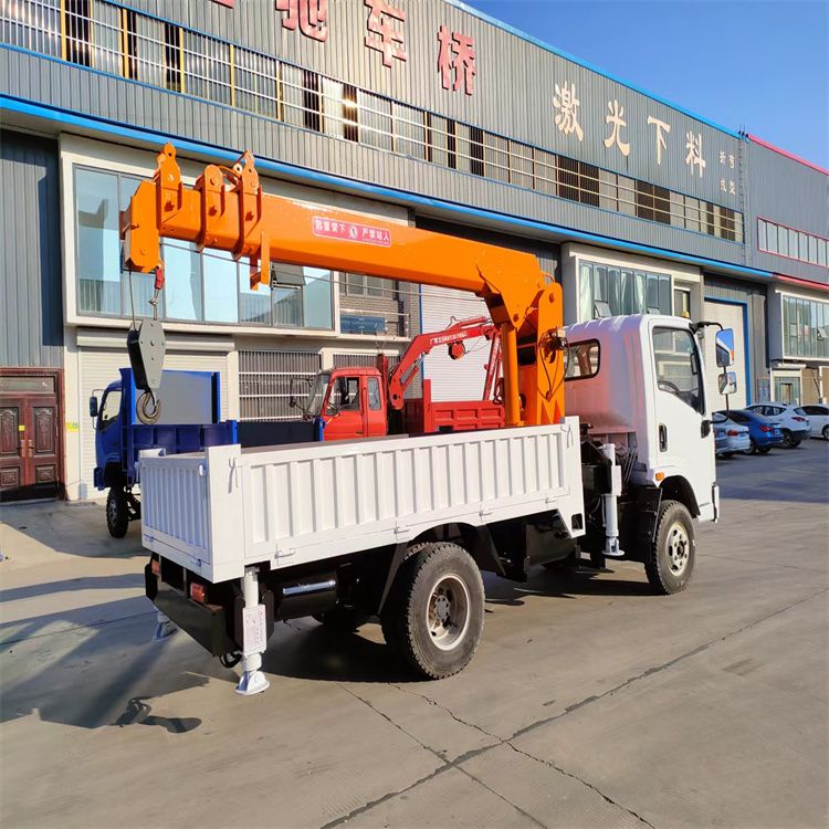 鹤城区三轮随车吊定制 农用改装机自备吊中瑞长期出售